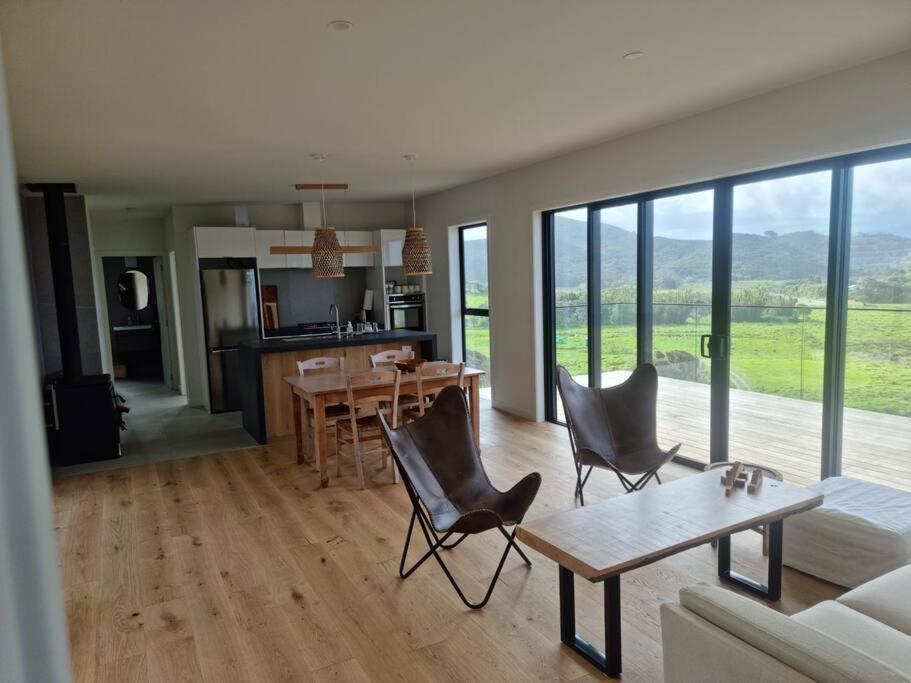 Xspot Medlands Beach House - Ocean Views - Short Stroll To The Beach Eksteriør billede